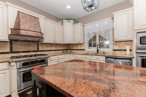 Tiny photo for 6 Stonebrook Court, Bloomington, IL 61704 (MLS # 12526407)