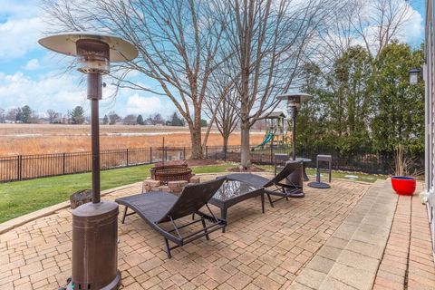 Tiny photo for 6 Stonebrook Court, Bloomington, IL 61704 (MLS # 12526407)