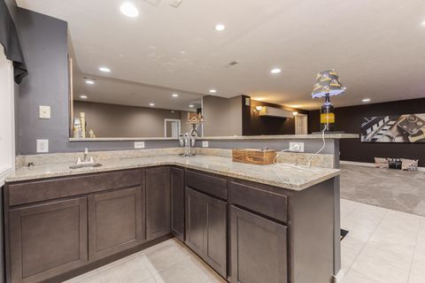 Tiny photo for 6 Stonebrook Court, Bloomington, IL 61704 (MLS # 12526407)