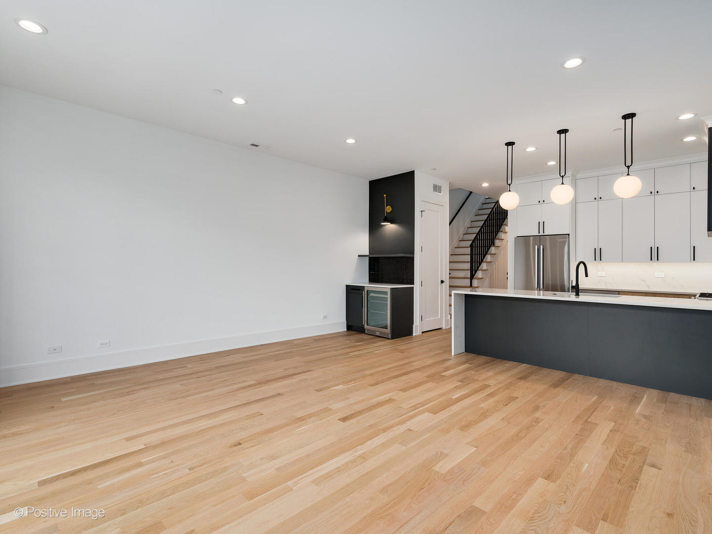 1942 W BELMONT Avenue 3E