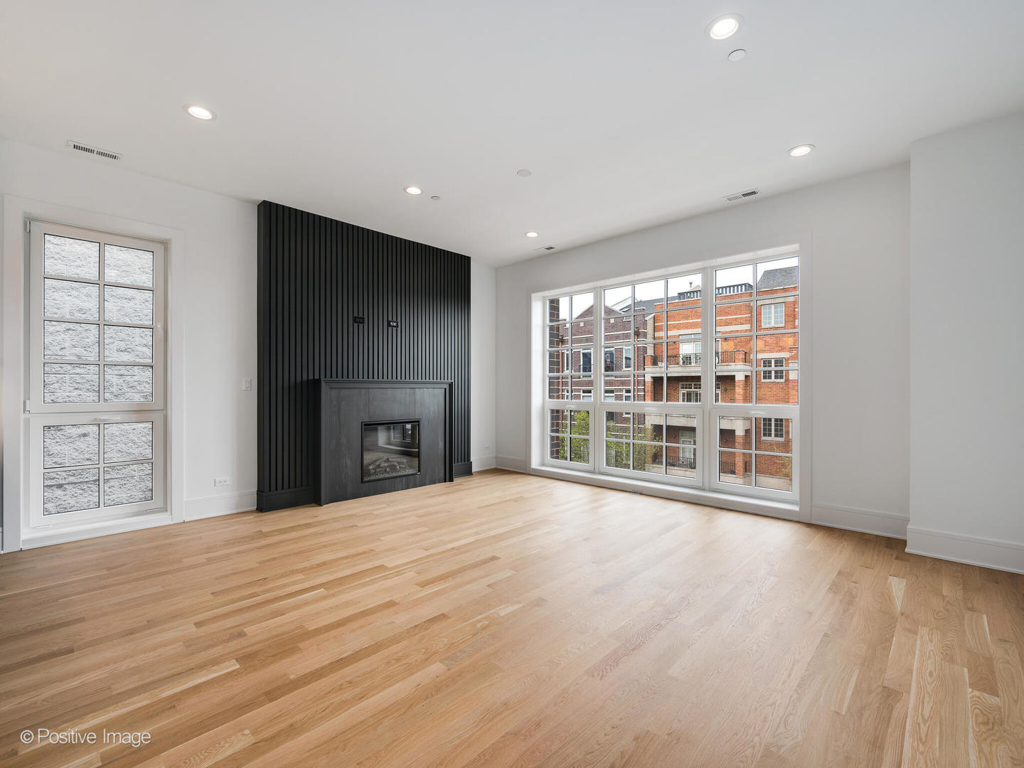 1942 W BELMONT Avenue 3E