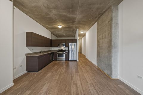 Tiny photo for 235 W VAN BUREN Street #3021, Chicago, IL 60607 (MLS # 12575381)