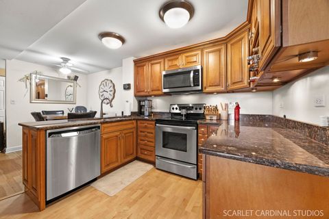 Tiny photo for 5400 Walnut Avenue #805, Downers Grove, IL 60515 (MLS # 12595370)