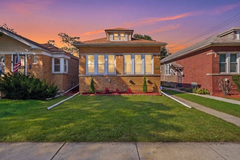 Photo of 8718 S Euclid Avenue, Chicago, IL 60617 (MLS # 12785767)