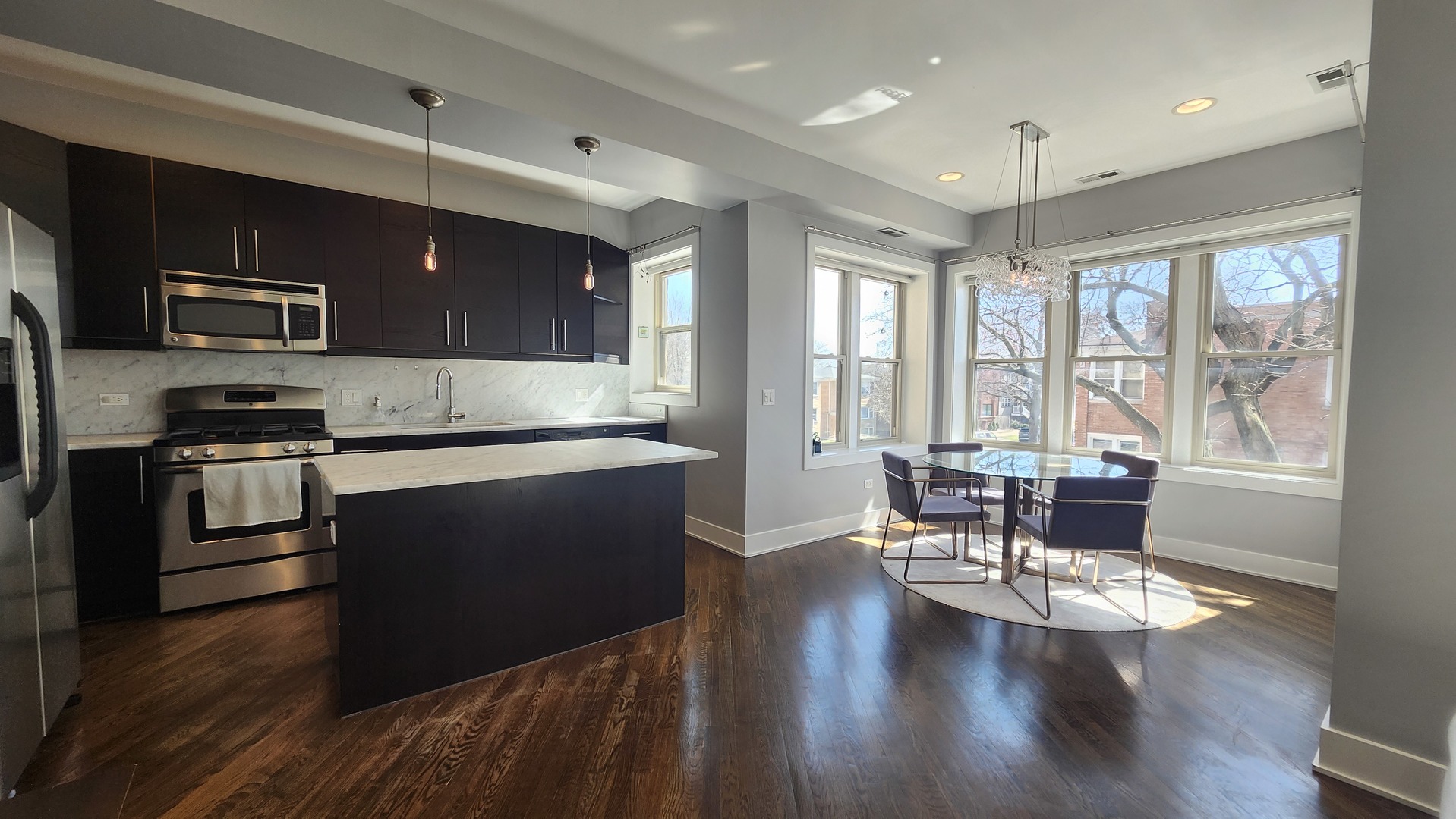 3900 W Cornelia Avenue 2W