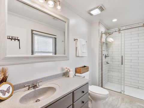 Tiny photo for 5826 Lillie Avenue, Davenport, IA 52806 (MLS # 100000321)