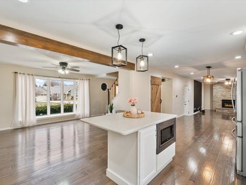 Tiny photo for 5826 Lillie Avenue, Davenport, IA 52806 (MLS # 100000321)