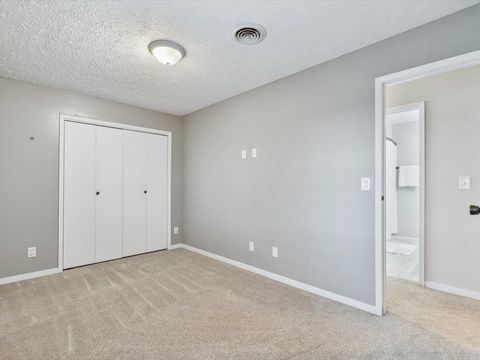 Tiny photo for 5826 Lillie Avenue, Davenport, IA 52806 (MLS # 100000321)