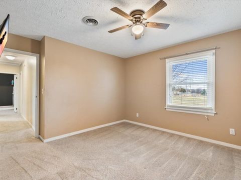 Tiny photo for 5826 Lillie Avenue, Davenport, IA 52806 (MLS # 100000321)