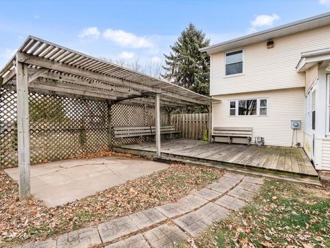 Tiny photo for 5826 Lillie Avenue, Davenport, IA 52806 (MLS # 100000321)