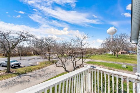 Tiny photo for 6S018 Steeple Run Drive #6S018, Naperville, IL 60540 (MLS # 12351470)