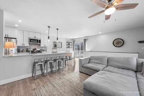 Tiny photo for 6S018 Steeple Run Drive #6S018, Naperville, IL 60540 (MLS # 12351470)