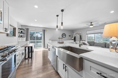 Tiny photo for 6S018 Steeple Run Drive #6S018, Naperville, IL 60540 (MLS # 12351470)