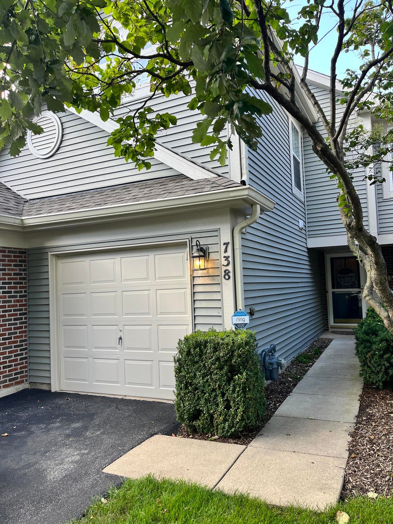 738 Shady Oaks Court