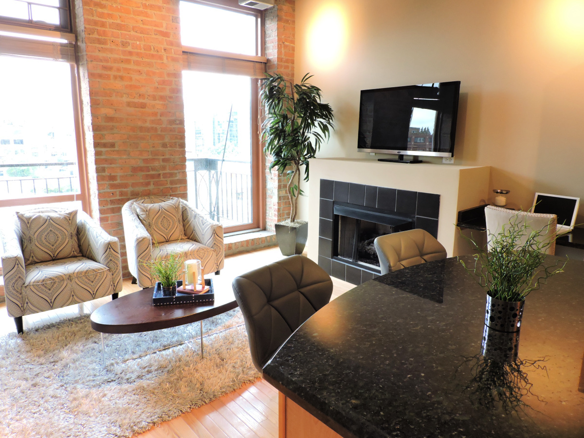 360 W Illinois Street 512