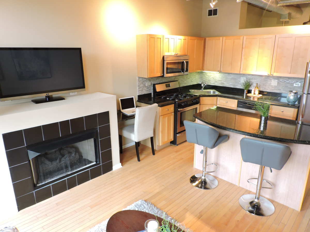 360 W Illinois Street 512