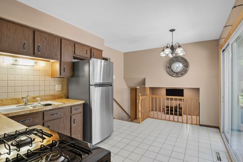 Tiny photo for 1212 Rose Court, Bartlett, IL 60103 (MLS # 12683610)