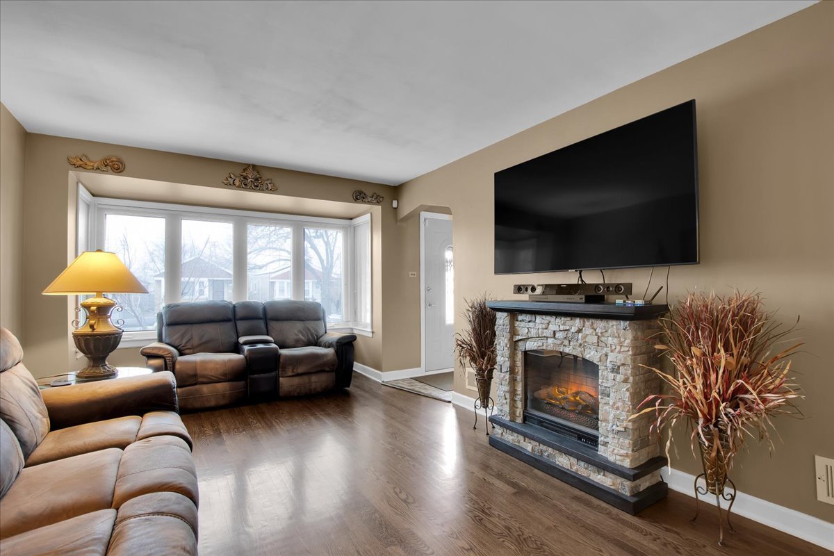 6719 S Keeler Avenue