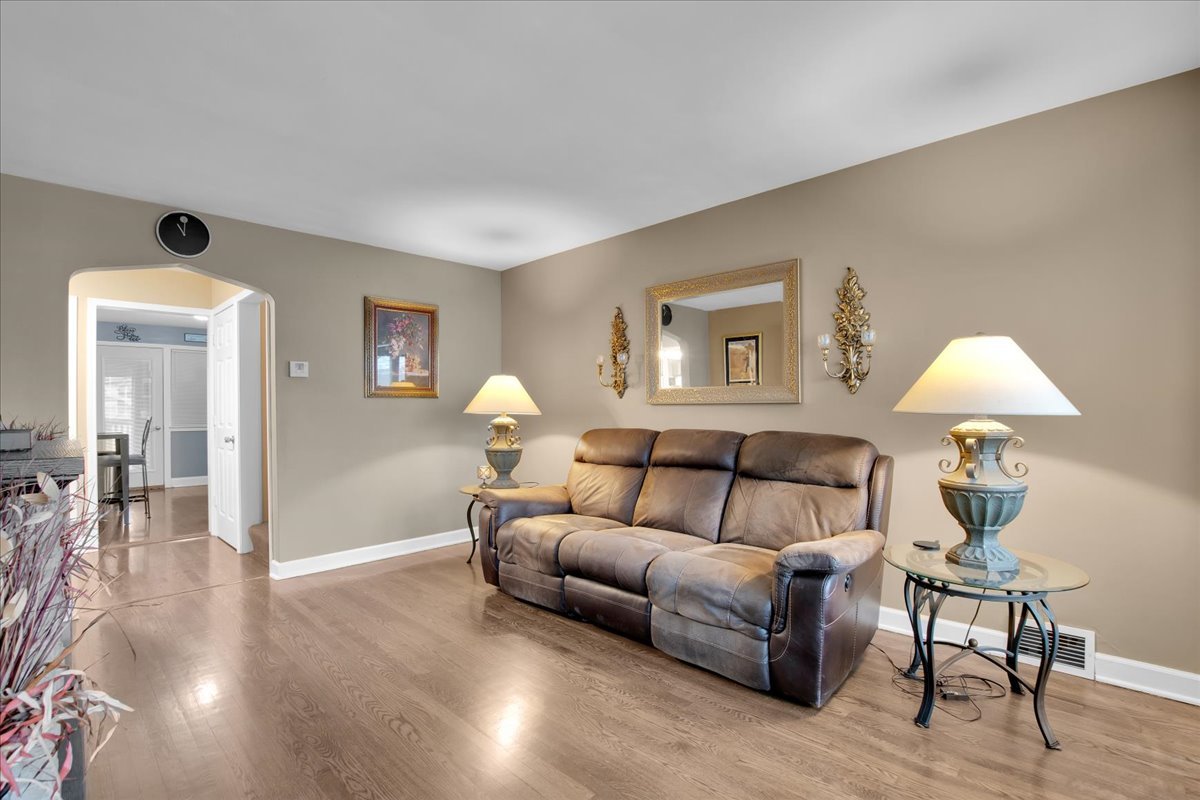 6719 S Keeler Avenue