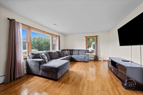 Tiny photo for 605 W Fabyan Parkway, Geneva, IL 60134 (MLS # 12450484)