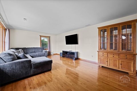 Tiny photo for 605 W Fabyan Parkway, Geneva, IL 60134 (MLS # 12450484)