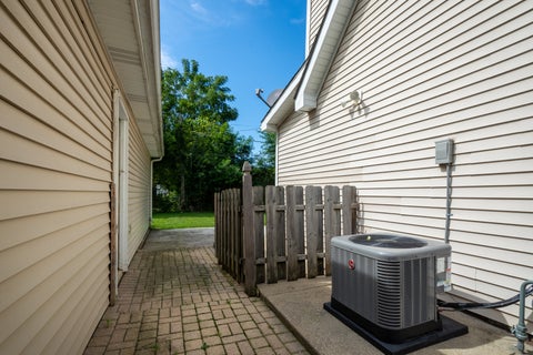 Tiny photo for 212 Highmoor Drive, Round Lake Park, IL 60073 (MLS # 12757314)
