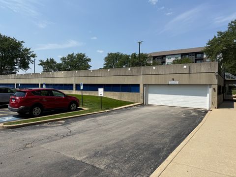 Tiny photo for 2005 S Finley Road #1107, Lombard, IL 60148 (MLS # 12437193)