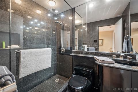 Tiny photo for 3180 N Lake Shore Drive #5E, Chicago, IL 60657 (MLS # 12526675)