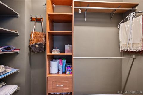 Tiny photo for 3180 N Lake Shore Drive #5E, Chicago, IL 60657 (MLS # 12526675)