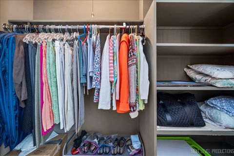 Tiny photo for 3180 N Lake Shore Drive #5E, Chicago, IL 60657 (MLS # 12526675)