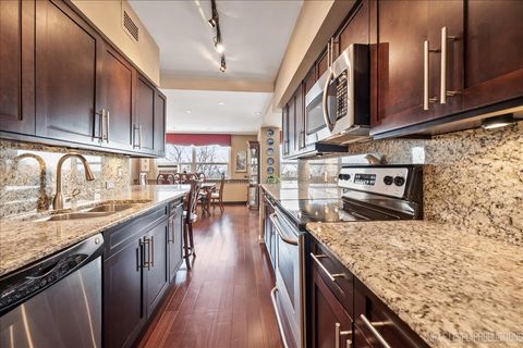 Tiny photo for 3180 N Lake Shore Drive #5E, Chicago, IL 60657 (MLS # 12526675)