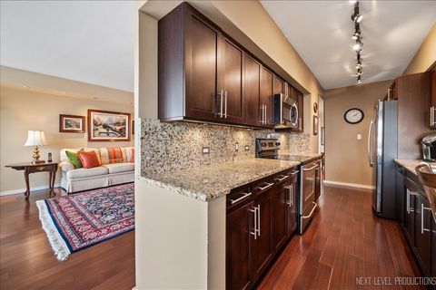 Tiny photo for 3180 N Lake Shore Drive #5E, Chicago, IL 60657 (MLS # 12526675)