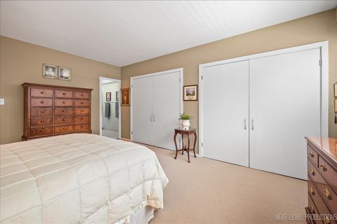 Tiny photo for 3180 N Lake Shore Drive #5E, Chicago, IL 60657 (MLS # 12526675)