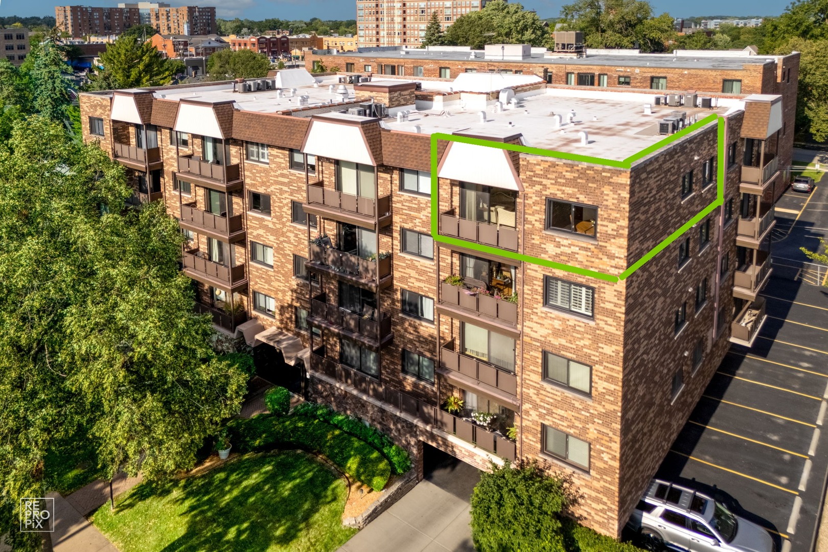 121 S Vail Avenue 504