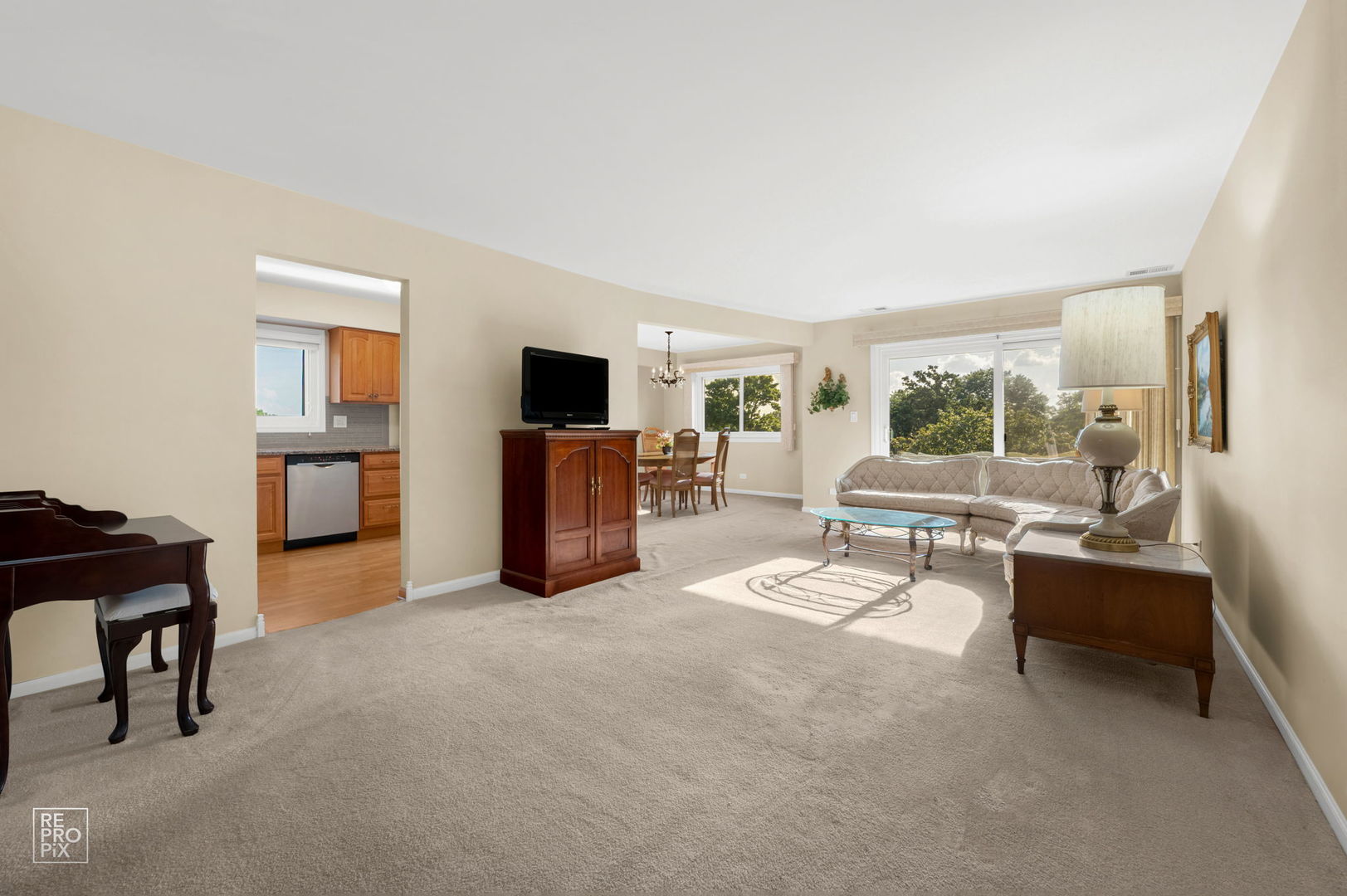 121 S Vail Avenue 504