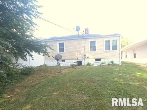 Tiny photo for 608 S 23RD Street, Mt Vernon, IL 62864 (MLS # EB459246)