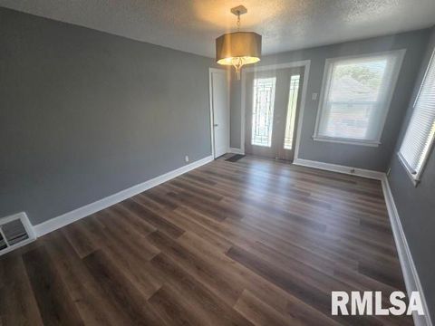 Tiny photo for 608 S 23RD Street, Mt Vernon, IL 62864 (MLS # EB459246)