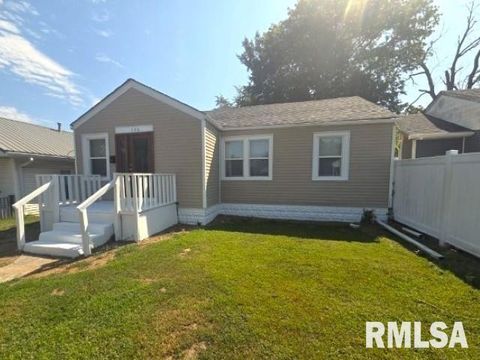 Photo of 608 S 23RD Street, Mt Vernon, IL 62864 (MLS # EB459246)