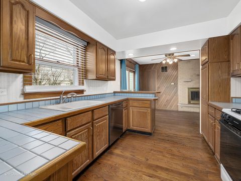 Tiny photo for 7102 Beechnut Lane, Darien, IL 60561 (MLS # 12595850)