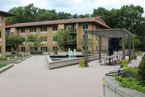 Photo of 2400 W Talcott Road #223, Park Ridge, IL 60068 (MLS # 12738208)