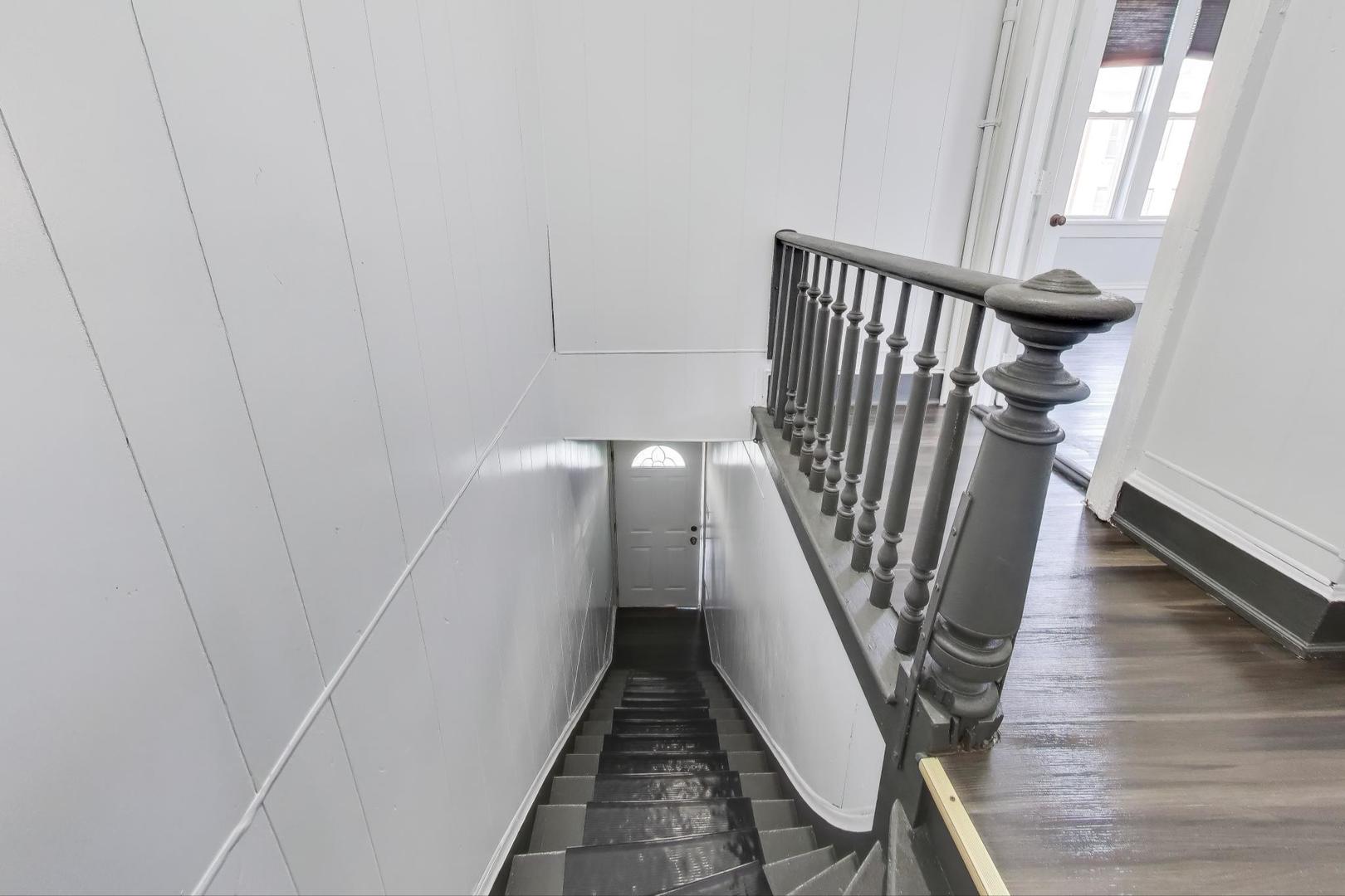 2415 W Arthington Street