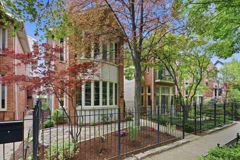 Photo of 1209 W ROSCOE Street, Chicago, IL 60657 (MLS # 12646938)