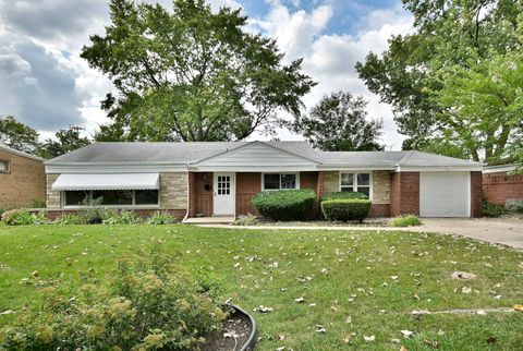 Photo of 6750 N Kostner Avenue, Lincolnwood, IL 60712 (MLS # 12522166)