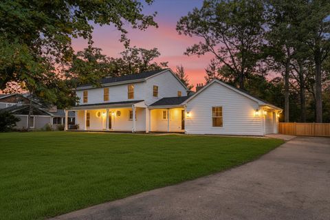 707 Brierhill Road Deerfield IL 60015