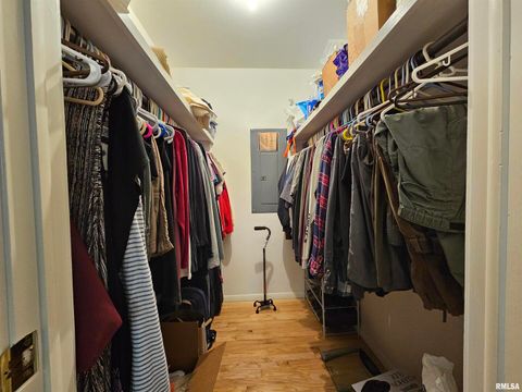 Tiny photo for 46 HILLCREST Drive, Carbondale, IL 62901 (MLS # EB460211)