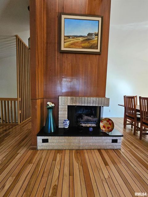 Tiny photo for 46 HILLCREST Drive, Carbondale, IL 62901 (MLS # EB460211)