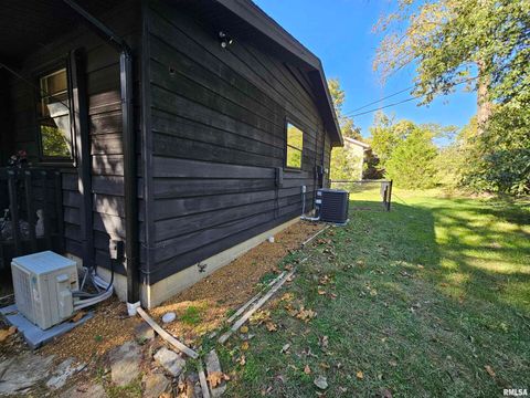 Tiny photo for 46 HILLCREST Drive, Carbondale, IL 62901 (MLS # EB460211)