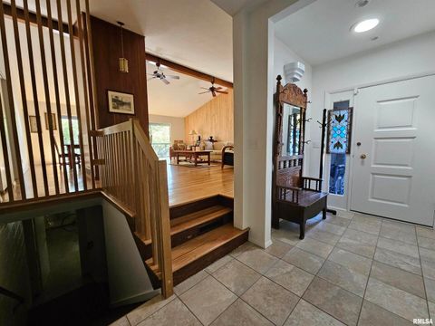 Tiny photo for 46 HILLCREST Drive, Carbondale, IL 62901 (MLS # EB460211)