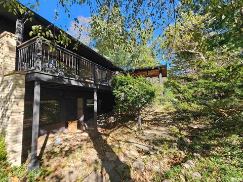 Tiny photo for 46 HILLCREST Drive, Carbondale, IL 62901 (MLS # EB460211)