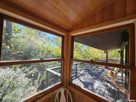 Tiny photo for 46 HILLCREST Drive, Carbondale, IL 62901 (MLS # EB460211)